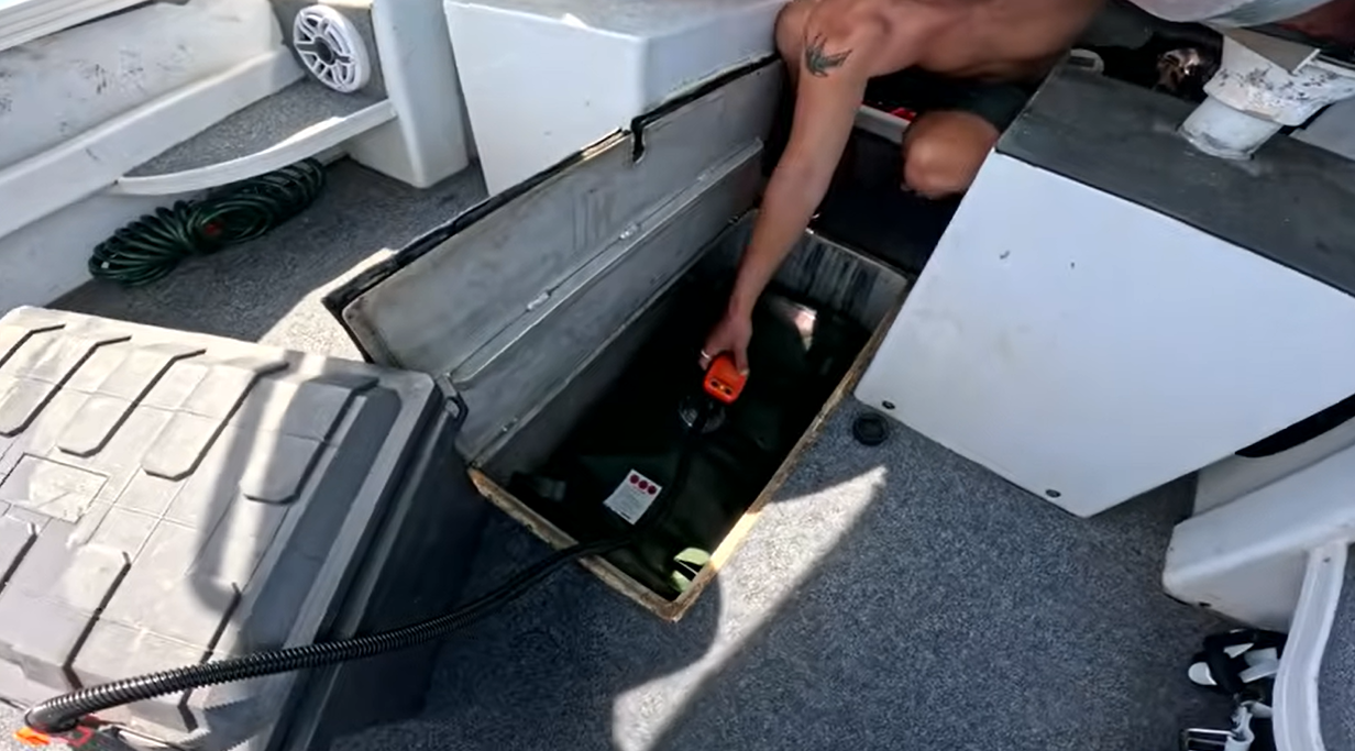 Fueling Adventure: Nick Fry takes our 80L fuel bladder to the Great Barrier Reef!